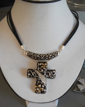 Cross Pendant Necklace  (AN#29)