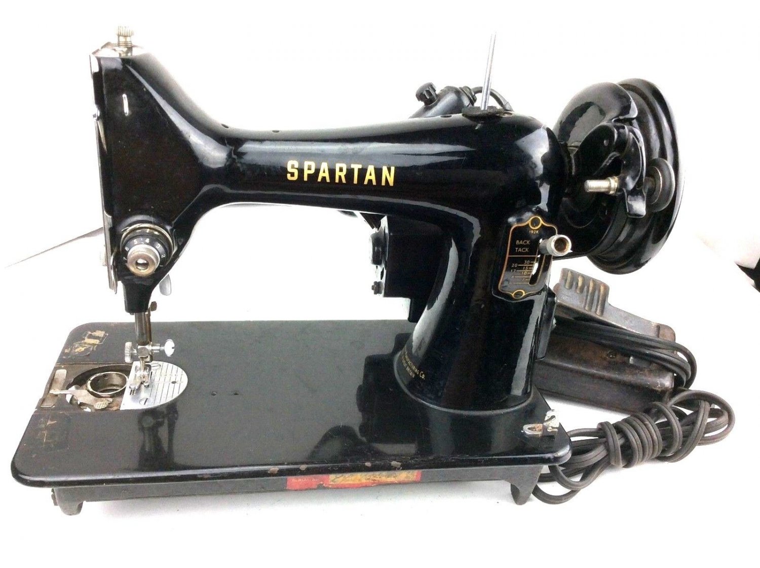 Vintage Singer Spartan Sewing Machine Electric Portable Tabletop Great