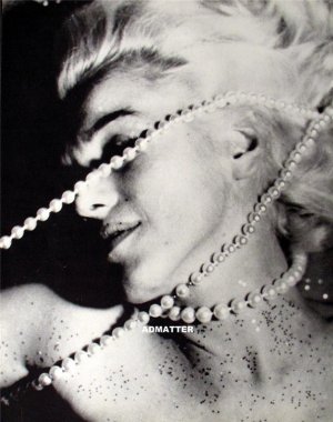 Marilyn Monroe 2-Sided Pinup Poster Bead Bondage HOT!!!