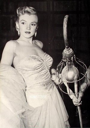 Marilyn Monroe old Pinup Print  Incredibly Sexy Photo!
