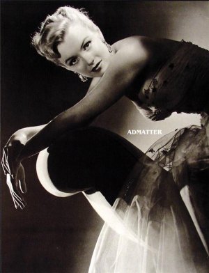 Marilyn Monroe Old Pin-up Poster Print Fire Hot photo!!