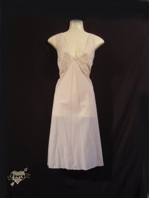 FREE SHIPPING: 1980's cream nylon full slip
