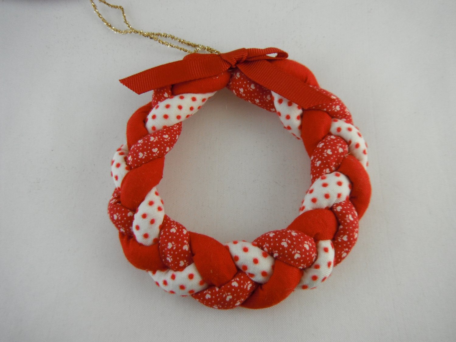 Wreath Christmas Tree Ornament Hand Made USA tbljr1