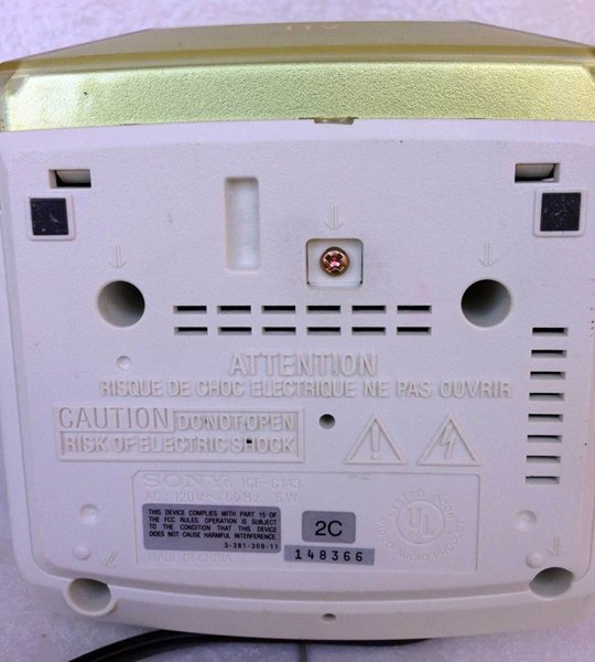 Vintage Sony DREAM MACHINE Cube FM/AM LiV Clock Radio ICFC143