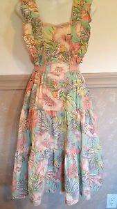 Rare 1960's Soft Colored Hawaiian Print Summer Dress (Dont see this anymore)