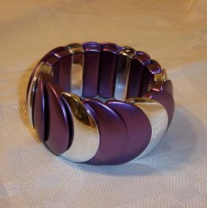 Vintage Design Looking Plastic Stretch Bracelet Bangle Purple + Silver Color