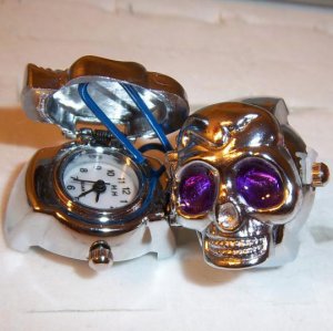Silver Plated Skull Design Stretch Adjustable Ring Watch Purple Eyes