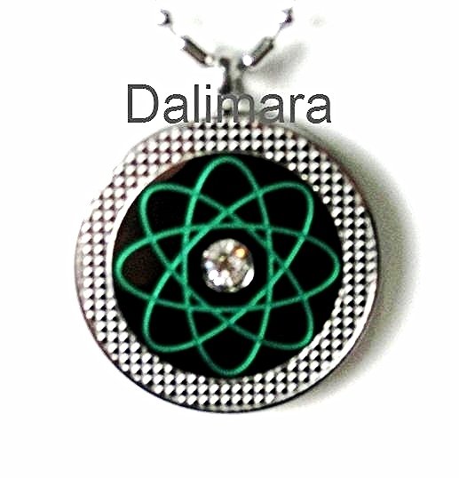 QP18 Dalimara Pendant Green w/ Swarovski Crystal