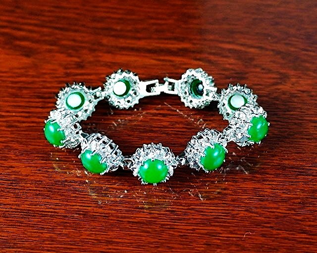 QB63 Goodluck and Strength Green Jade Quantum Bracelet w/ Crystals