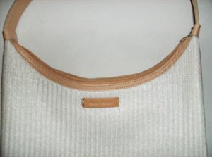 Nine West.  Medium Purse Very Nice Buy!!