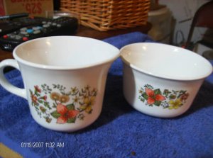 Coreile by Corning Creamer+ Fruit Bowl Very Nice Buy!!!