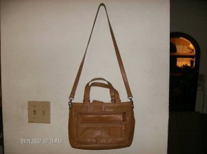 Relic Quality Tan Leather Purse Very Nice Buy!!!