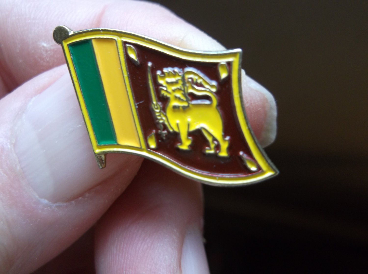 SRI LANKA FLAG PIN