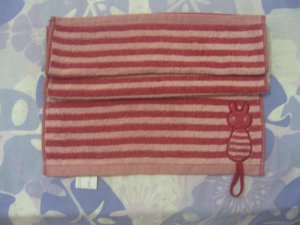 Hanging Towel w Lovely Rabbit Strap Family Red 76x34
