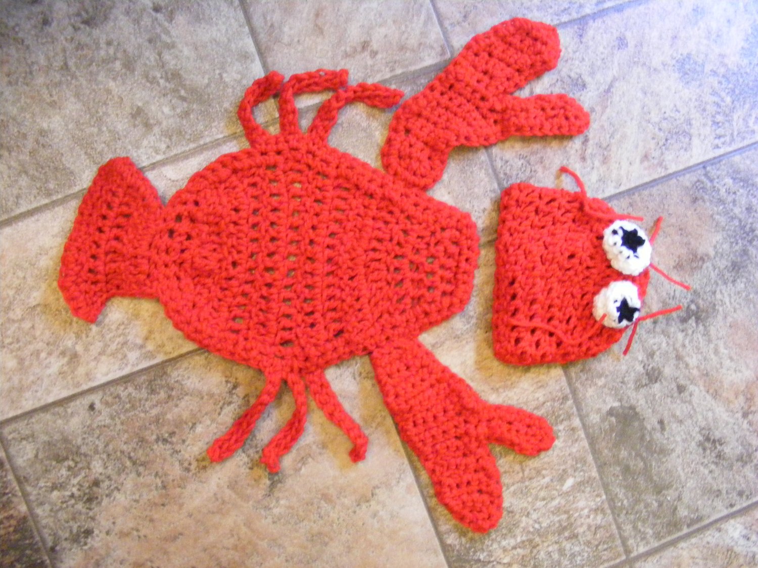 newborn lobster cape and hat crochet photo prop Girl