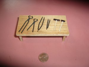 BLACKSMITH TONGS & HAMMERS G-SCALE