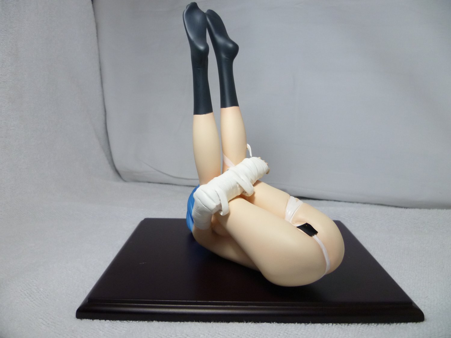 rei figurine