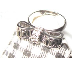 Sparkling Diamond Bow Shape Ring