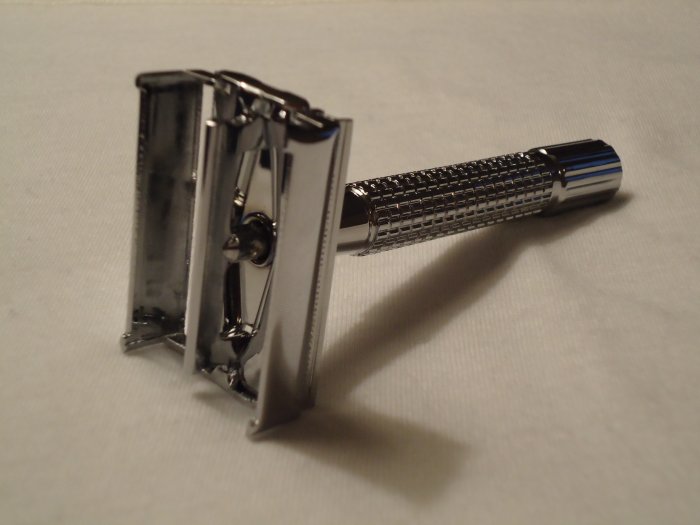 Safety Razor Starter Kit Set of 10 Double Edge Shaving Blades TSA
