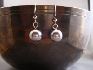 Simple Gray Pearls
