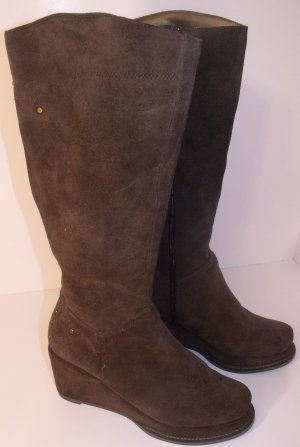SUEDE BOOTS BY JACQUELINE
