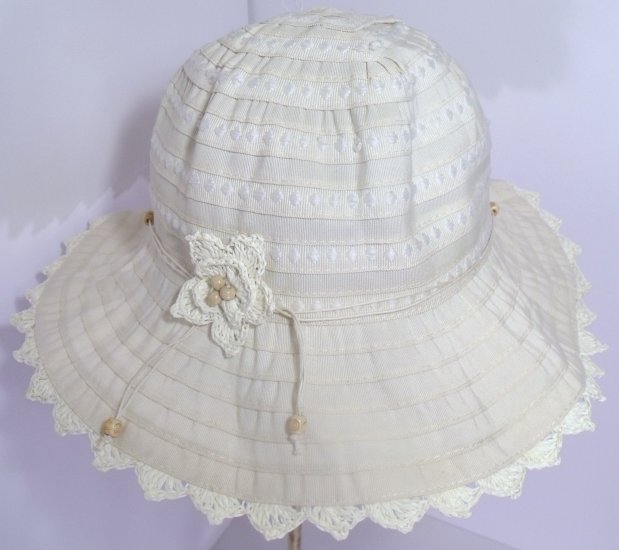 BUCKET HAT