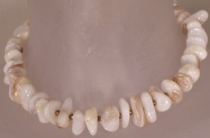 WOMEN  STONE NECKLACE