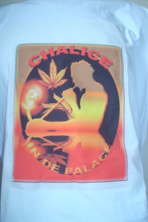 CHALICE IN DE PALACE GRAPHIC-TEE