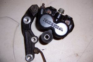 BRAKE CALIPER FRONT LEFT 85 Honda Shadow VT 700 VT 750