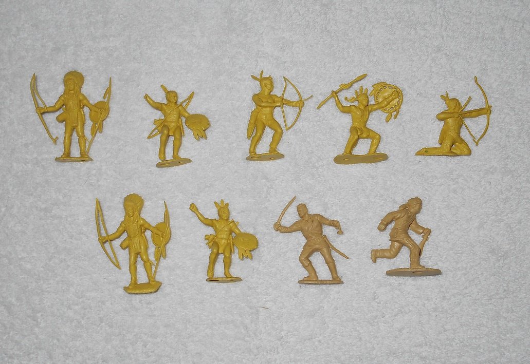Indians & Frontiersmen - 2 Inch Plastic Figures - Yellow & Tan - 9 Piece Set - Vintage