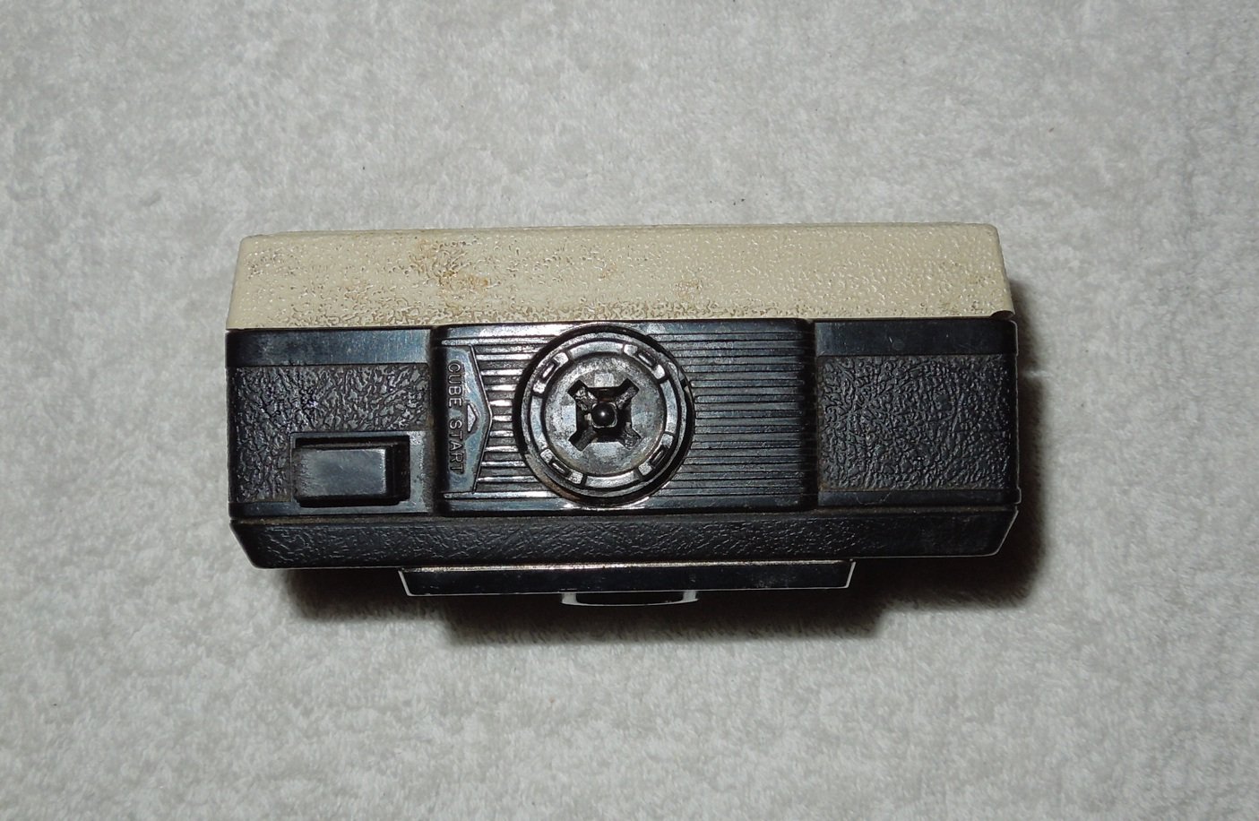 Keystone 425X EE Electric Eye Camera Uses 126 Film USA Vintage