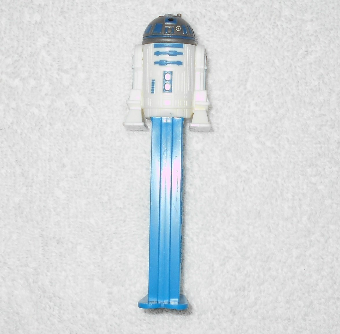 Pez - Vintage R2-D2 Pez Dispenser - Star Wars - Gray Top - Blue With Feet - China