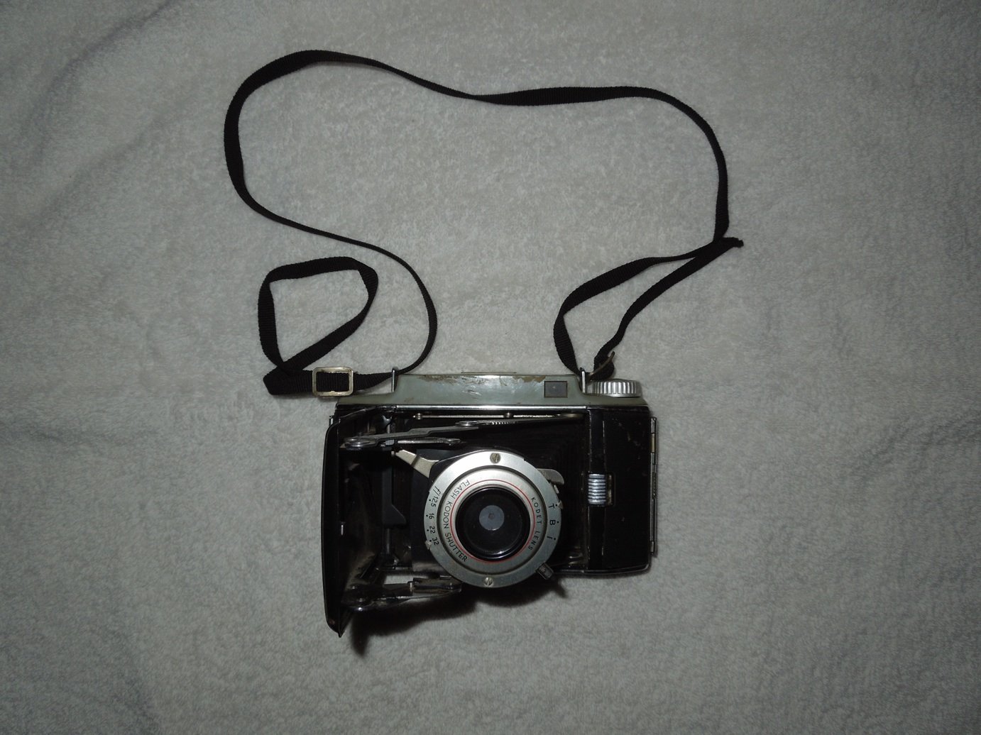 Kodak Tourist II Folding Camera Uses Kodak 620 Film Kodet Lens Vintage