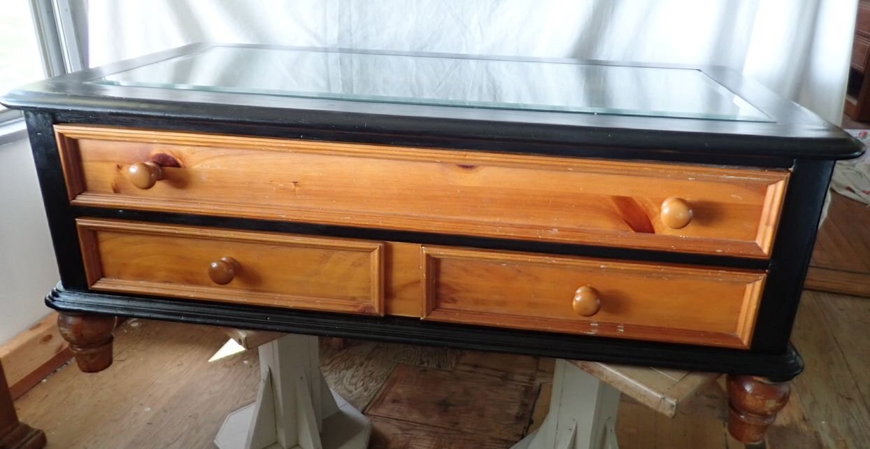 Coffee Table Shadowbox Shadow Box Display Wood 2-Drawer Glass Top Broyhill Great Condition $350 OBO