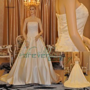 Beautiful and Elegant Wedding Dress