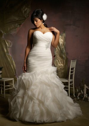 V0126 Custom Made Mermaid Sweetheart Rushed Ivory Plus Size Wedding Dresses