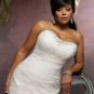 V0128 Elegant A-line Sweetheart Lace Over Tulle Plus Size Wedding Gowns