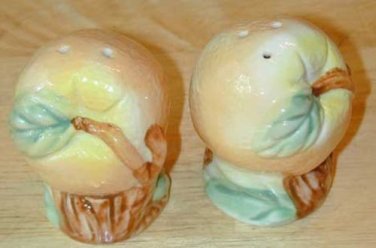 Peach motif SALT & PEPPER Shakers-Very Unique NEVER USED