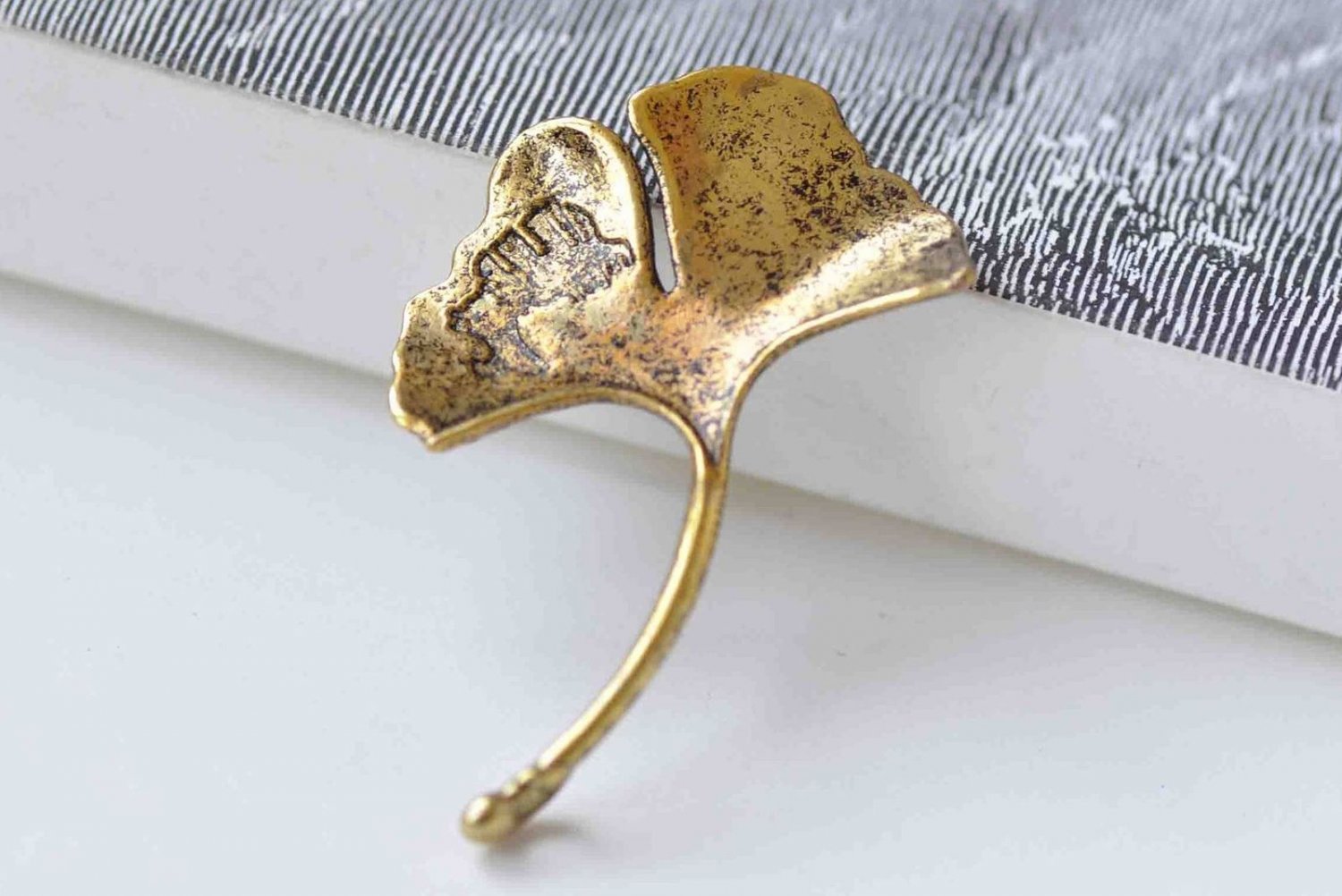 Gingko Gingkgo Leaf Connector Antique Gold Pendants Set of 10 A8904