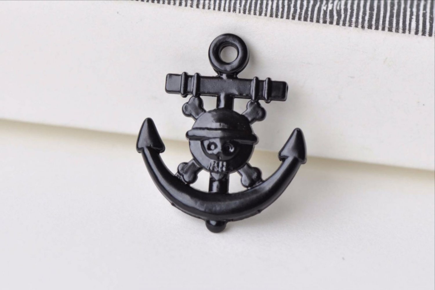 10 pcs Black Skull Pirate Anchor Charms 20x23mm A8542