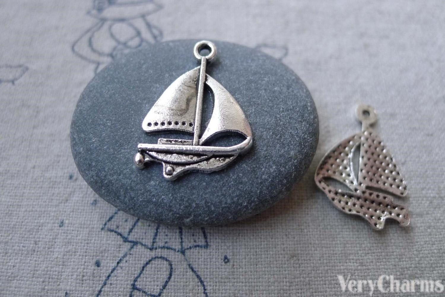 20 pcs Antique Silver Catamaran Sailing Boat Charms 17x24mm A7729