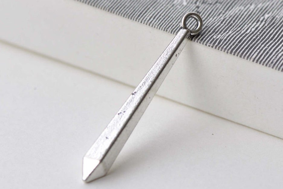 10 pcs Antique Silver Long Point Spike Pendants 4x44mm A8762