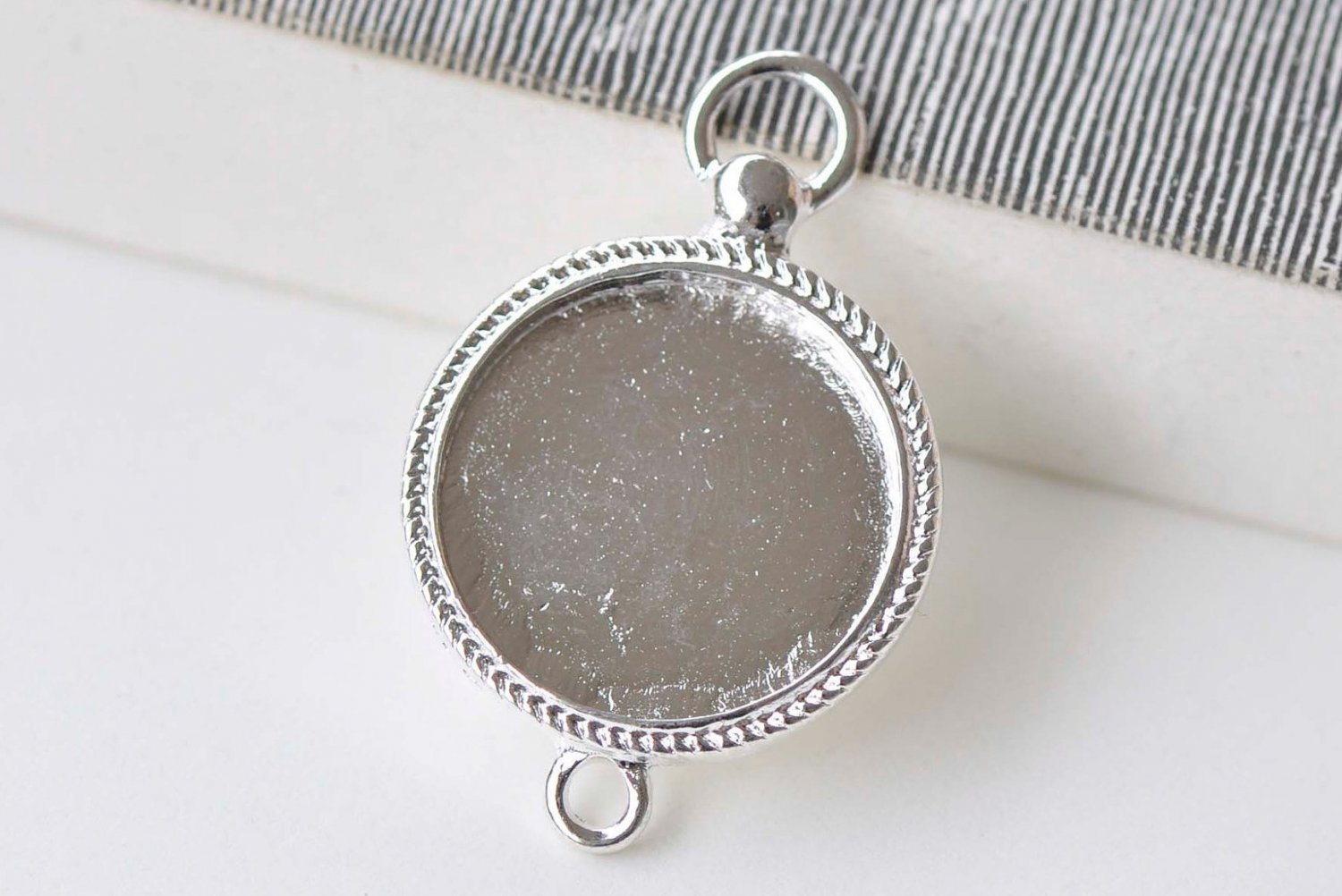 10 pcs  Silver Pocket Watch Round Base Setting Connectors A782