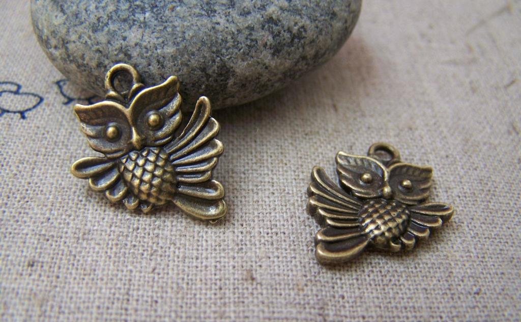 10 pcs Antique Bronze Owl Charms Double Sided  17x20mm A100