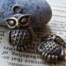 10 pcs Antique Bronze Tiny Owl Charms 13x16mm A134