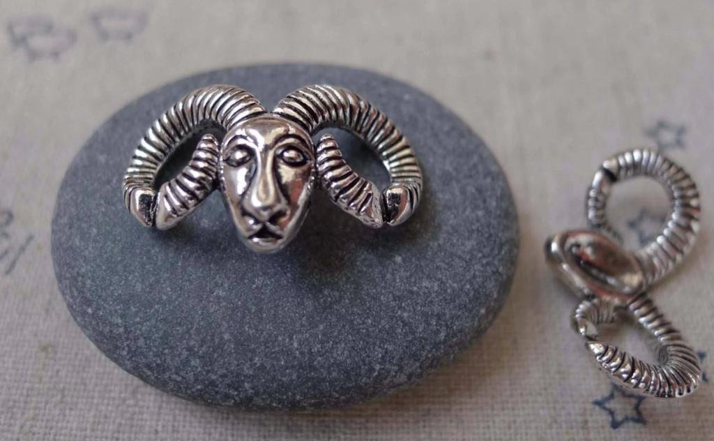 10 pcs Antique Silver Ram Sheep Head Connectors Charms A7462