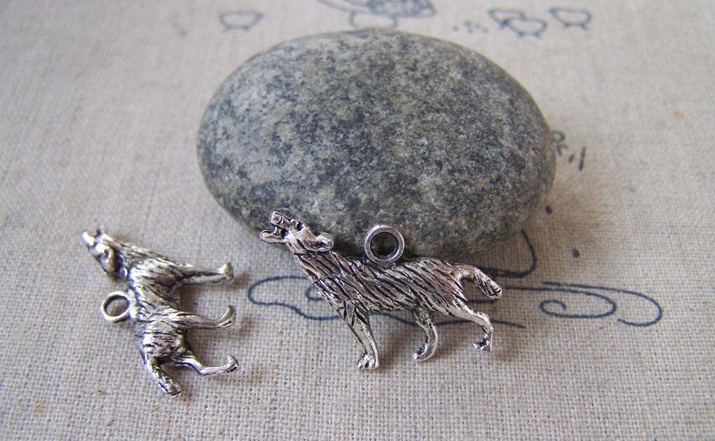 10 pcs Antique Silver Wolf Howling Charms Pendants 20x26mm A5331