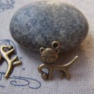 20 pcs Antique Bronze Cat Play Yarn Ball Charms A5054