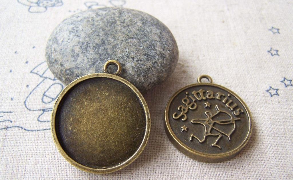 10 pcs Antique Bronze Sagittarius The Archer Round Base Setting A2010