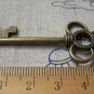 10 pcs Antique Bronze Filigree Key Charms A174